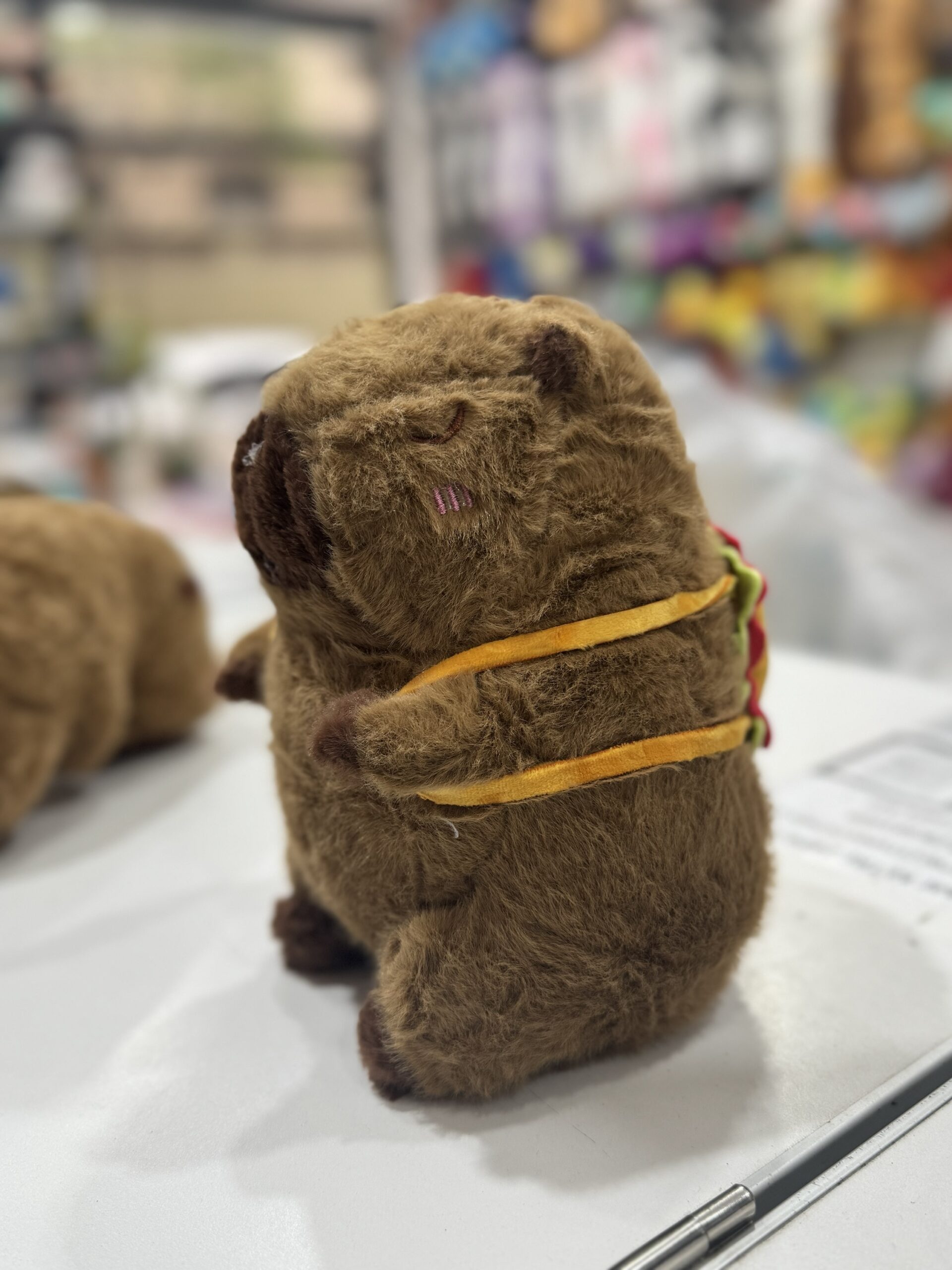 capybara con hamburguesas con cara 20cm