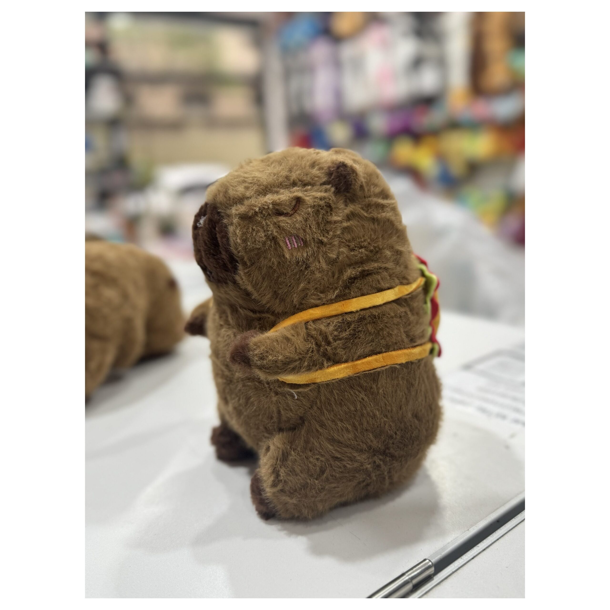 capybara con hamburguesas con cara 20cm
