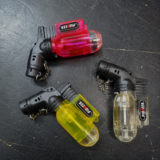 Encendedor Soplete Mini Pioneer Recargable con Tapa – Colores Surtidos