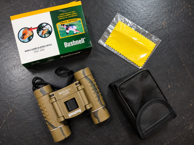 Binoculares Compactos 8x21 Camuflados con Estuche
