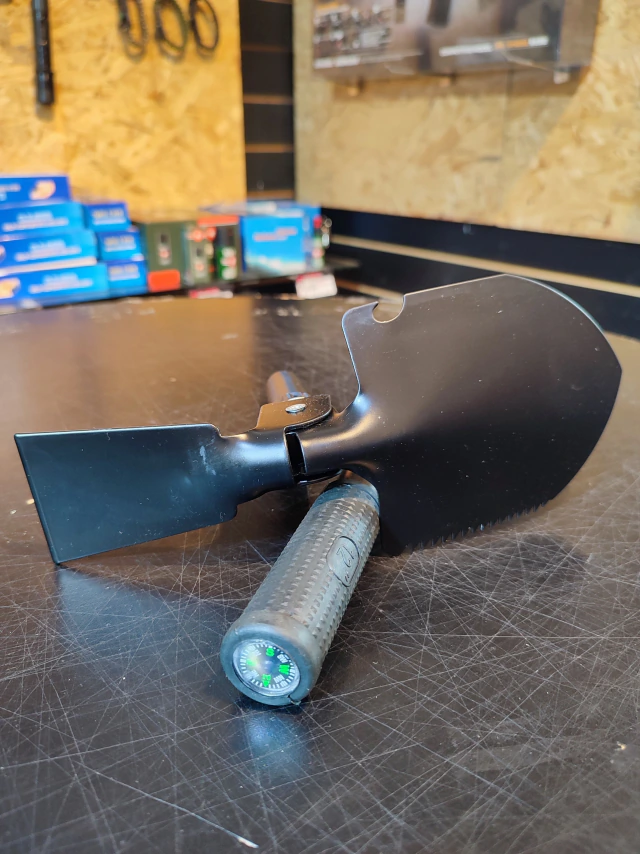 Pala Táctica Plegable Multifunción con Brújula – Camping y Supervivencia