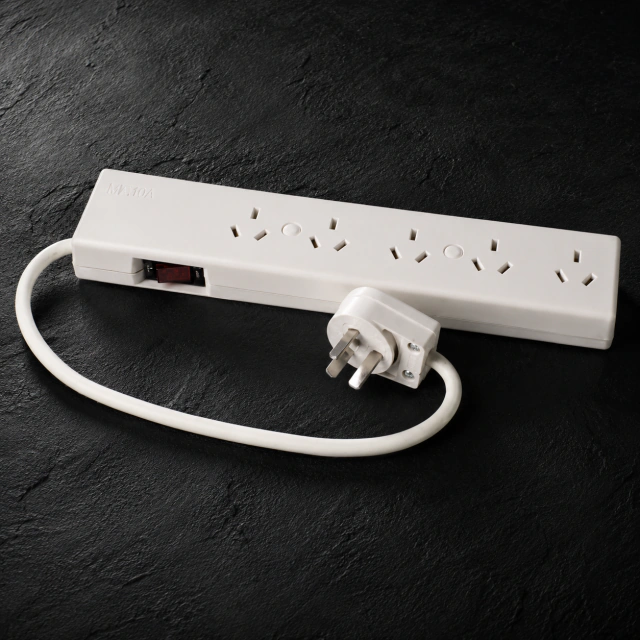 Zapatilla Eléctrica con Interruptor y Cable de 1,5 Metros