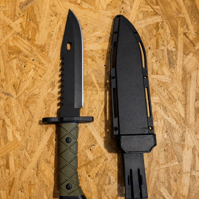 Cuchillo Táctico Tipo Bayoneta Verde con Funda - 34cm