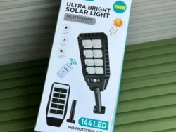 Lampara Foco LED solar Ultrabrillante de 200W Sensor 144 Led Melech-557