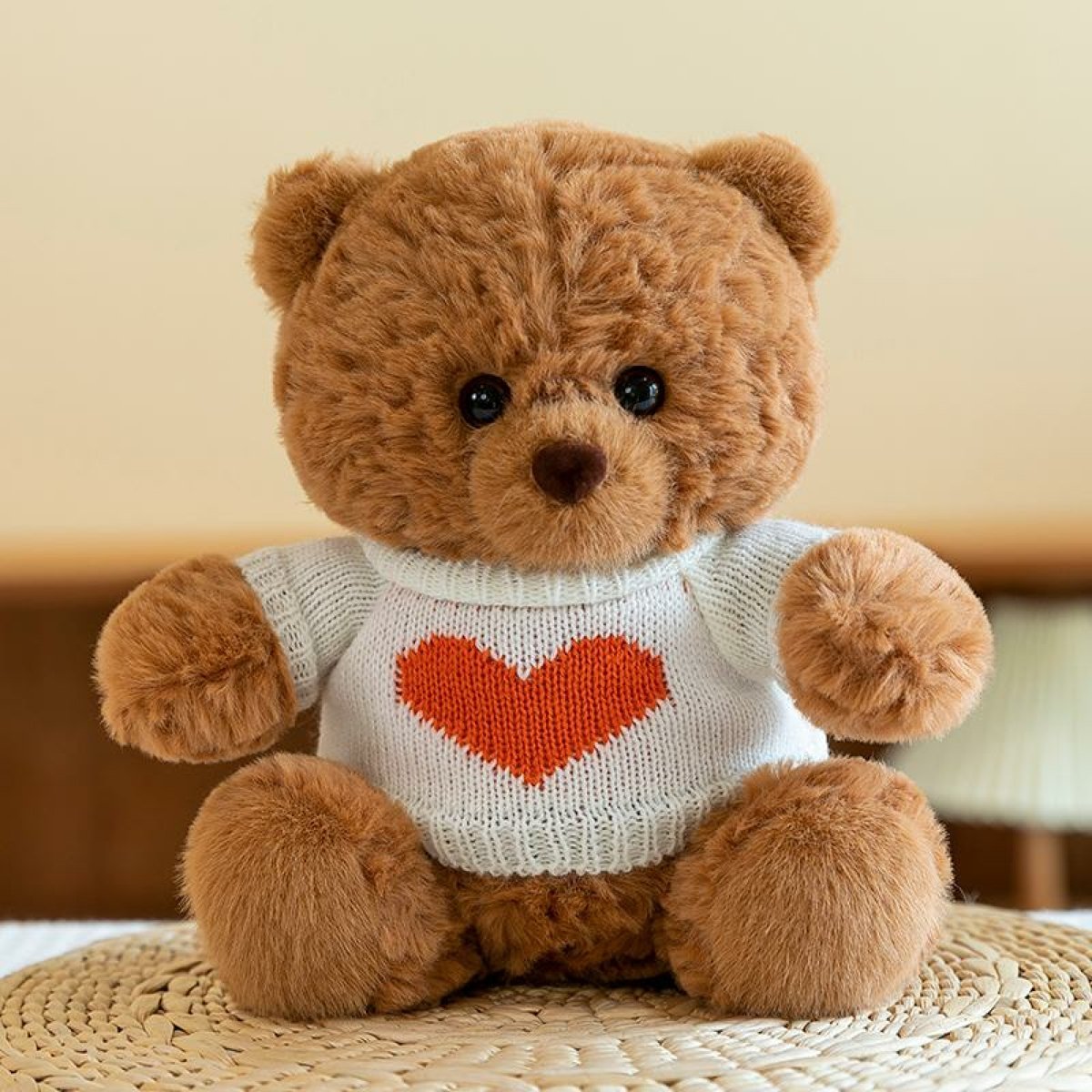 Oso con sweater de corazón 22cm