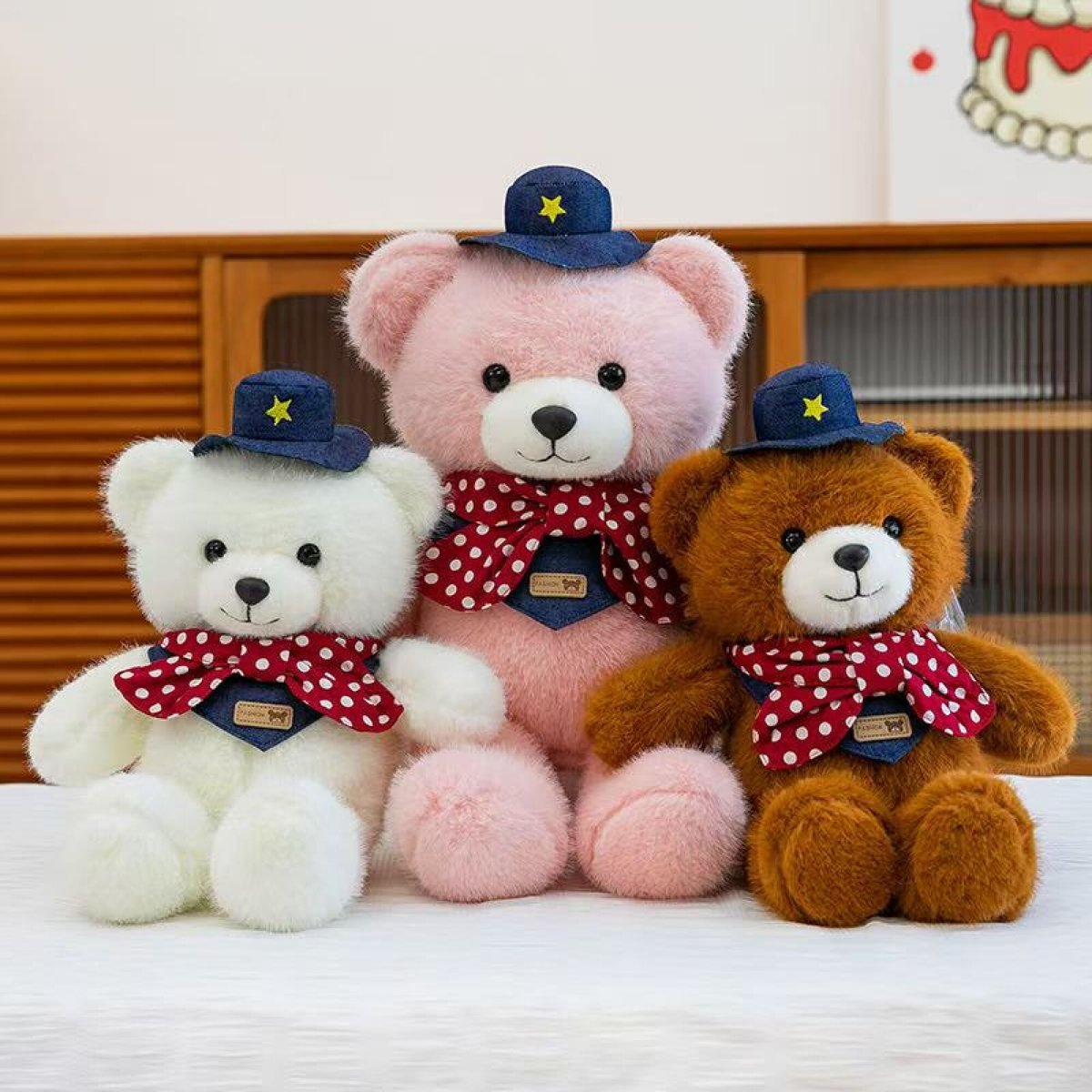 Oso con gorro y pañuelo 30cm