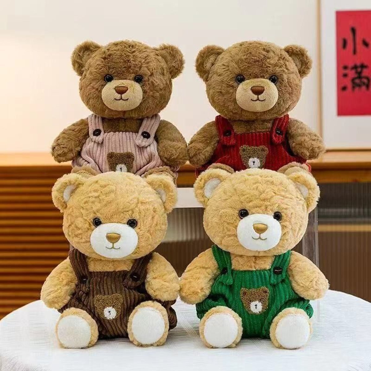 Oso con jardinero 28cm