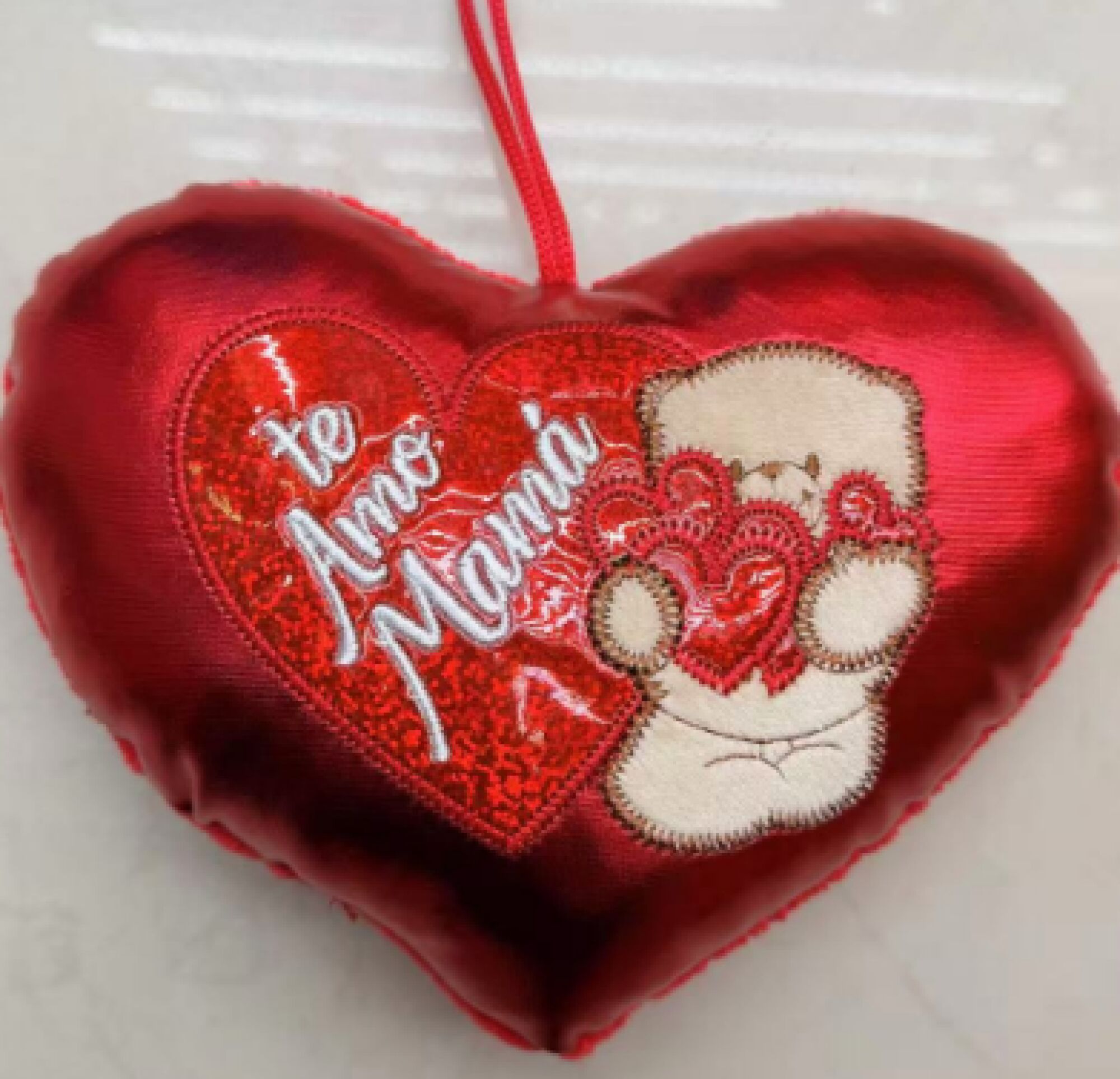 Almohada corazón con personaje 35cm