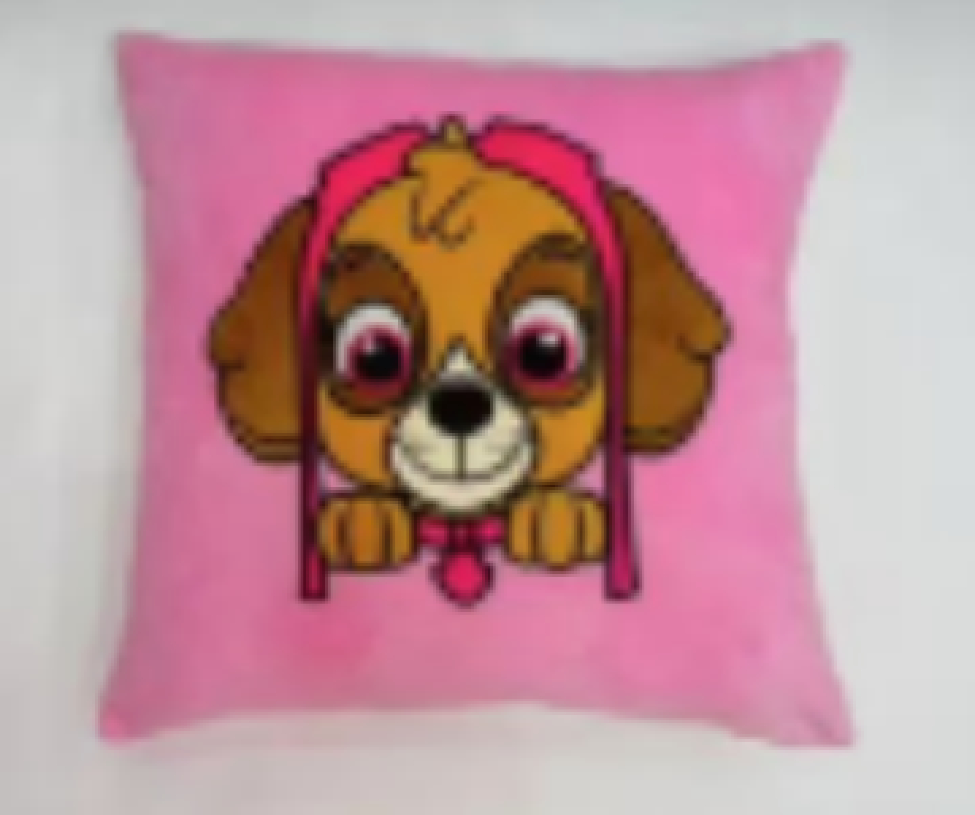 Almohada Skye de Paw Patrol fondo rosa 35cm