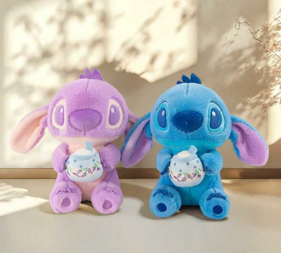 Stitch sosteniendo un frasco de 23 cm.