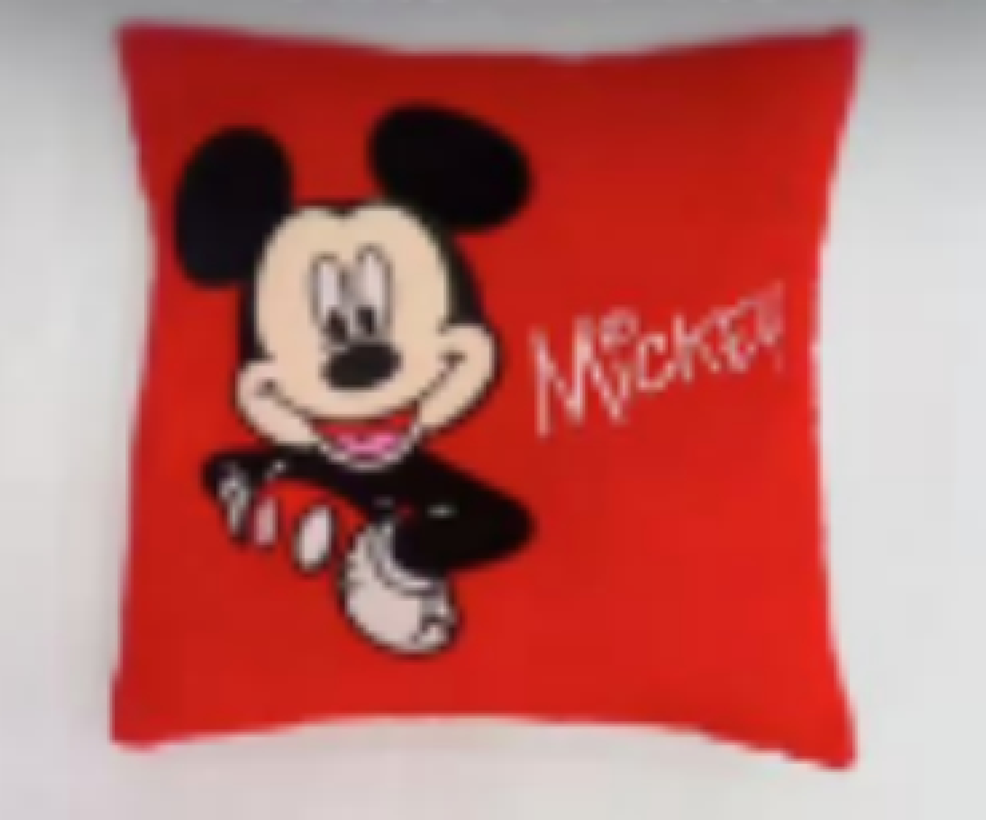Almohada Mickey Mouse fondo rojo 35cm