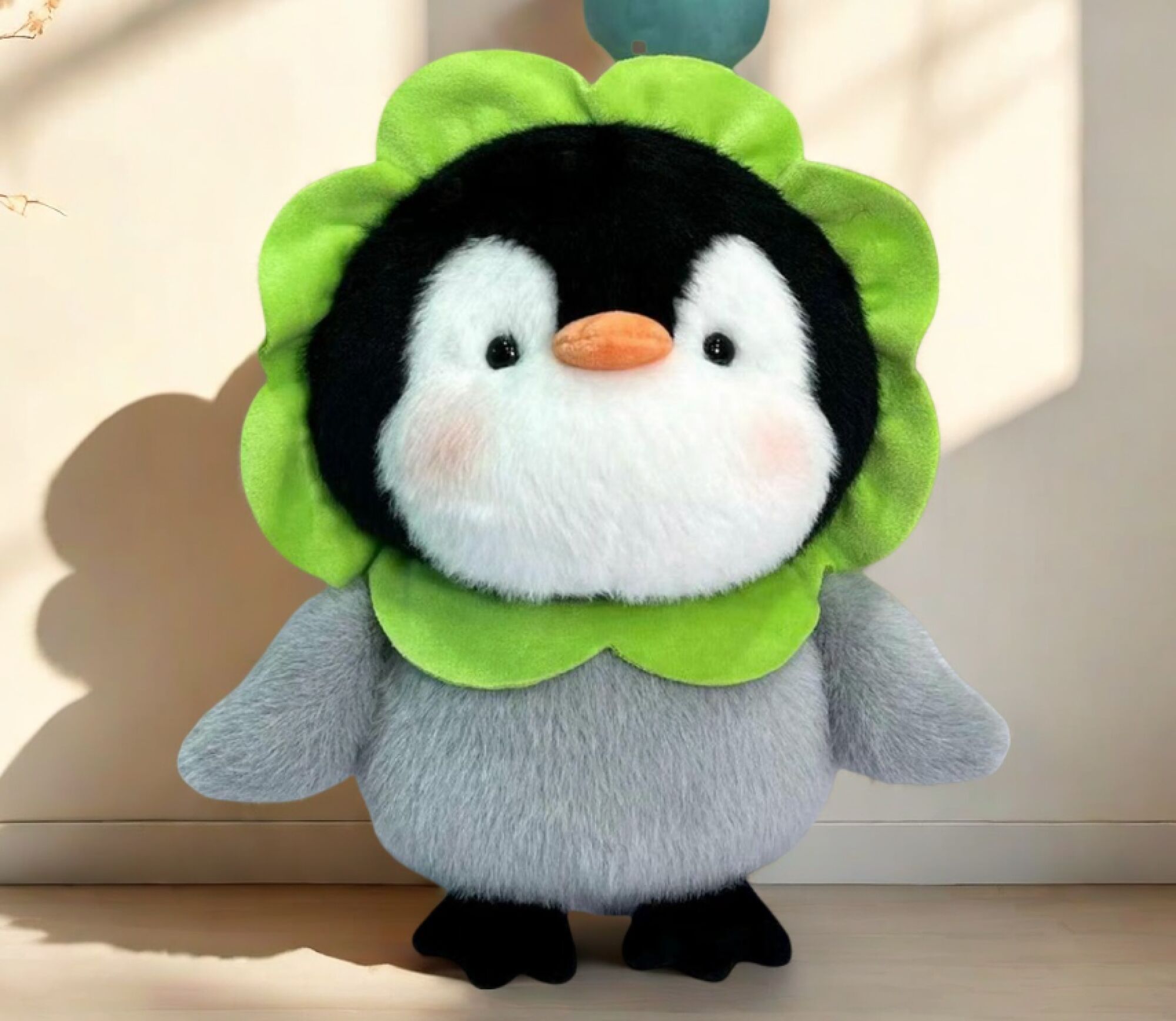 Pingüino con flor 30cm