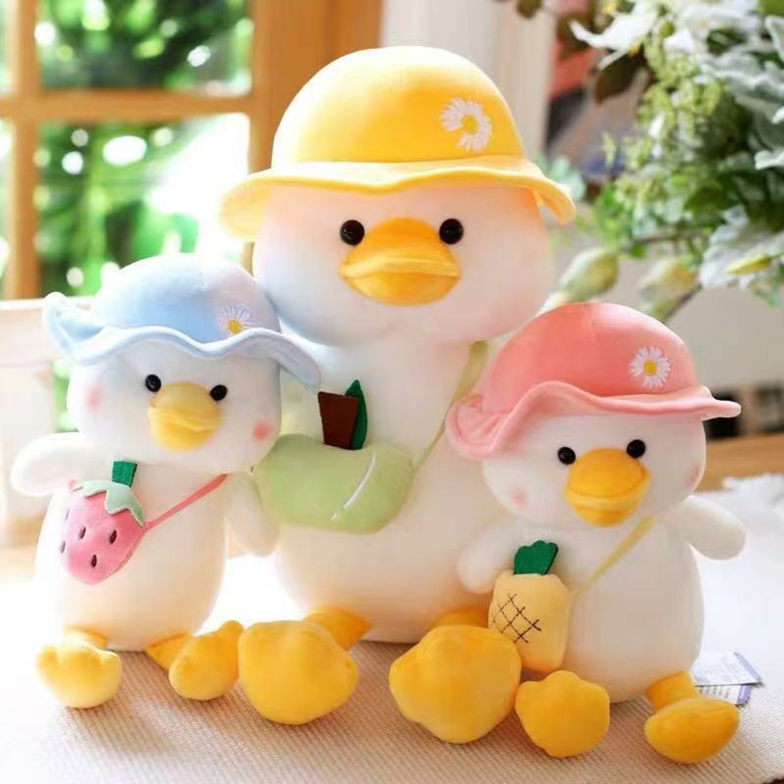 Pato con Gorro y Mochila 35cm