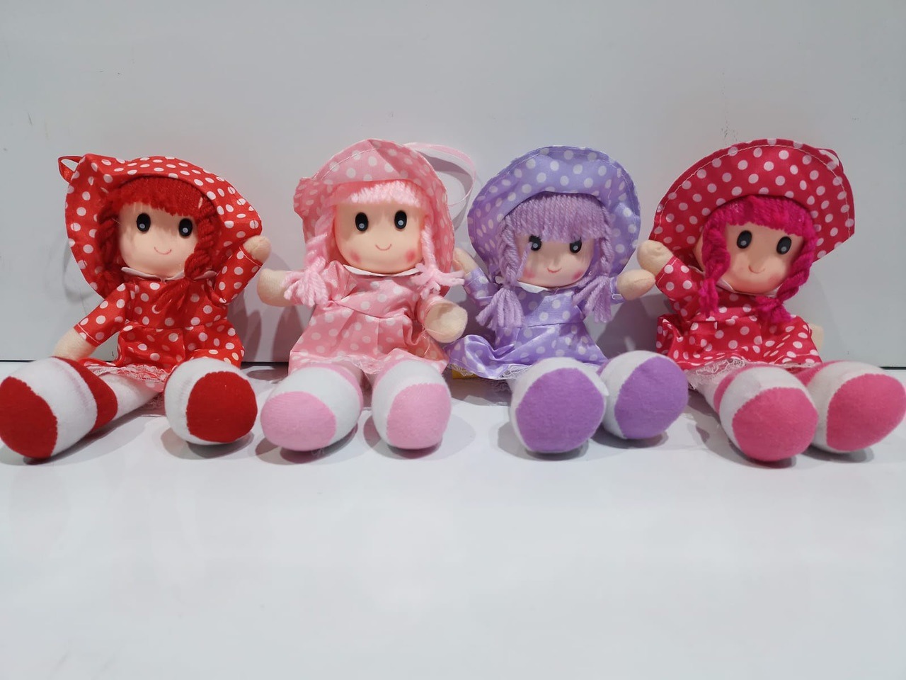Muñeca parado 20cm 4 colores