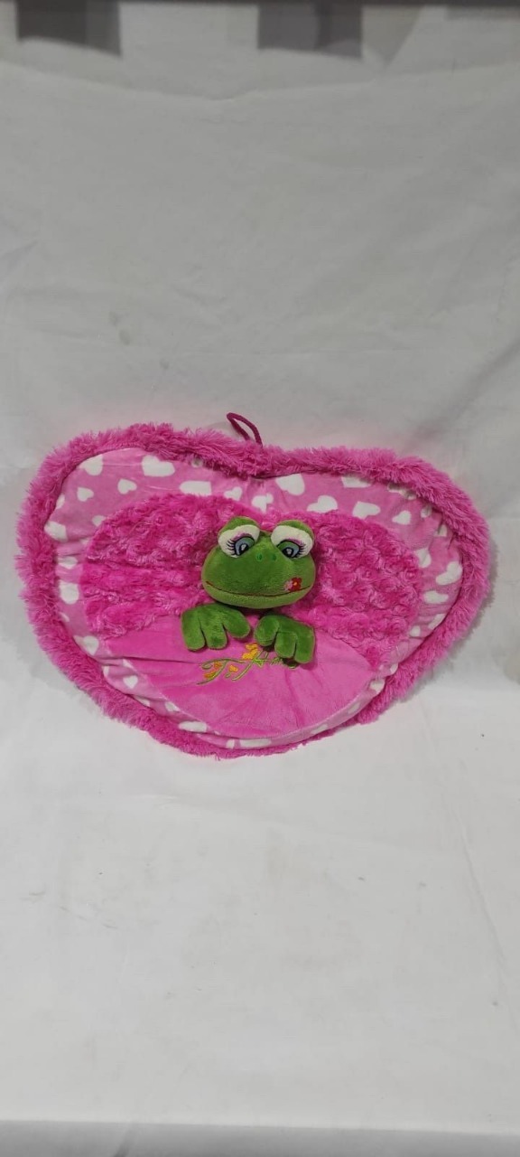 Almohada corazón con rana