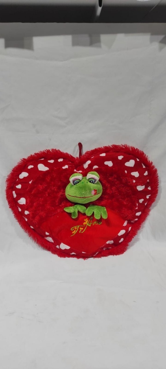 Almohada corazón con rana