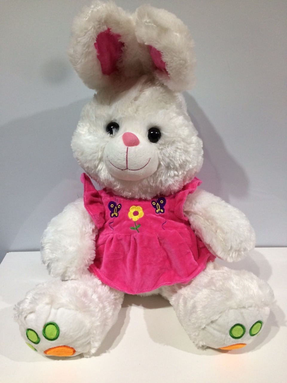 Conejo con vestido huella en pata 40cm