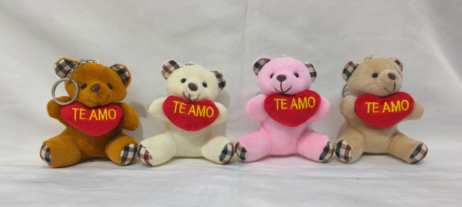 Llavero oso escocés con corazón