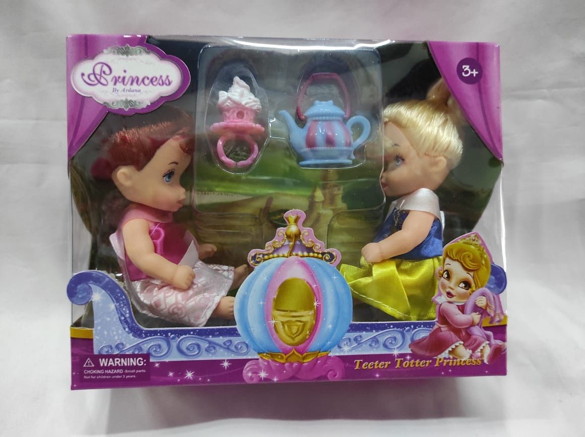 Muñeca por dos con accesorio 9cm (216)