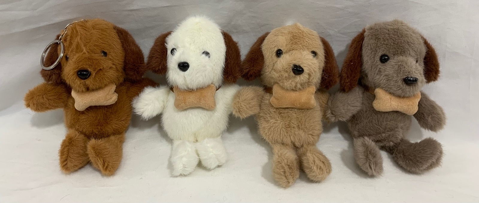Llavero perro con hueso 4 colores