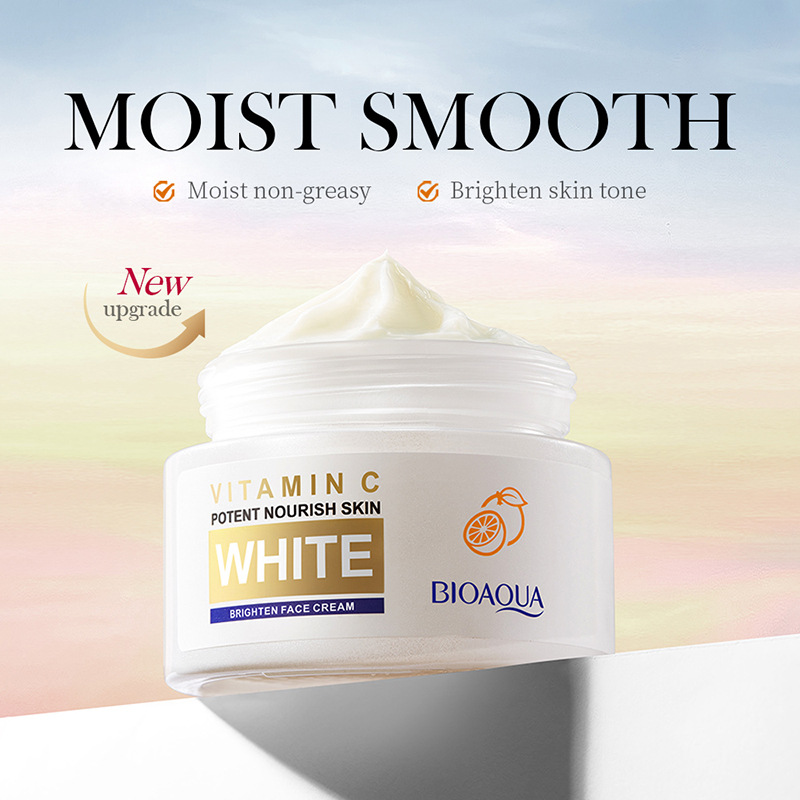CREMA FACIAL ILUMINADORA CON VITAMINA C 50G · Cód. 738456