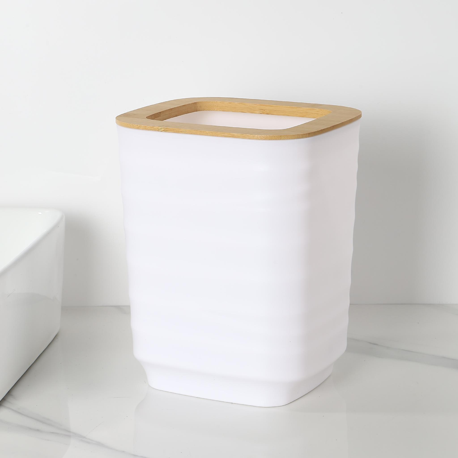CESTO RELIEVE BORDE MADERA