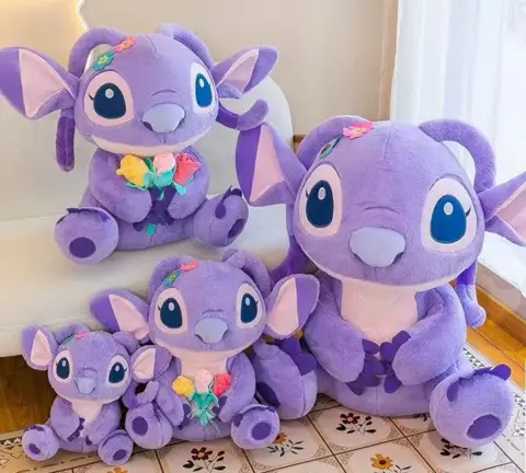 XR0215 Stitch con flores 55cm