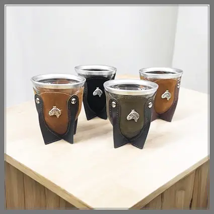 126-51 MATE DE VIDRIO CON CUERO Y DIJE